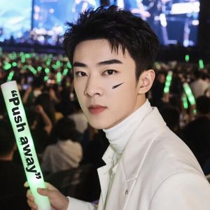 推开的人