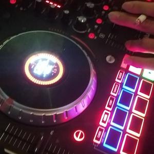 Lollipop-我猪肉佬何尝唔想成为一个伟大嘅舞蹈家（抖音加长版）（DJ小焜 remix）