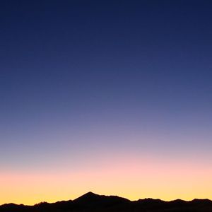 男孩