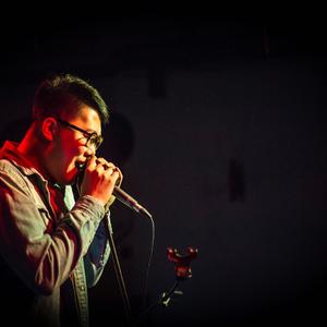 男孩（翻自 辫子余）