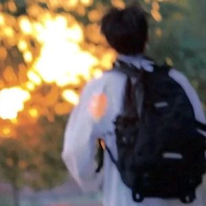 午 后 漫 长 白 日 梦