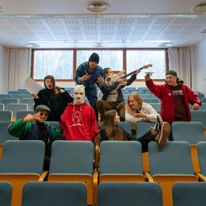 Hopisto show (feat. Illuminaatti, Sigfrid, Jeri-K, Raffi, Lady Manhattan, Ontto, AwS & Fanny)