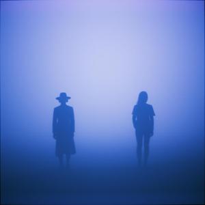 그림자는 더 짙어질까