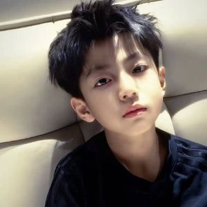 潮汐褶皱里的量子诗篇