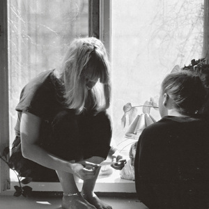 Täällä kaukana (Duo)