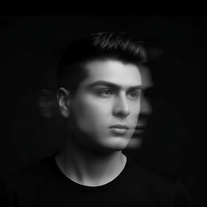 KARANLIKTA UNUT BENİ