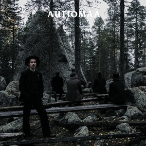 Murhaaja soittaa kitaraa