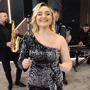 Strainatate, strainatate