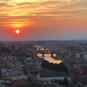 和精神内耗和解，然后自信的走向自己的未来里