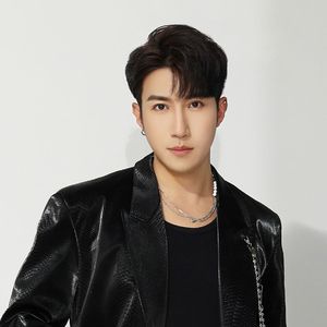 梁山山 岭南村晚