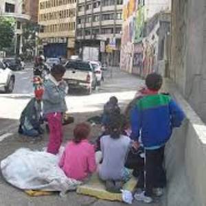 Menor abandonado, lixo urbano, menino de rua