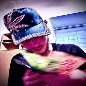 Alone ×͜× (feat. TrueMike)