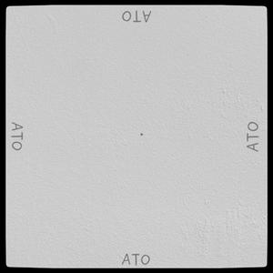 逆着时针流动拥抱相交的空白