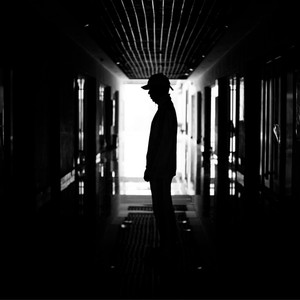 天才在左 疯子在右