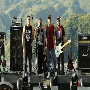 Reaccionar (En vivo)