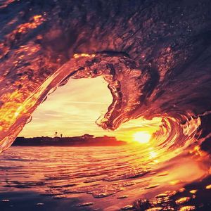 一尘不染平静的波浪印象数