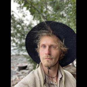 the man in the mirror