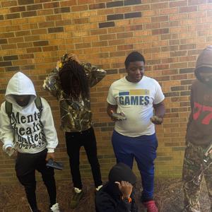 Out my mind (feat. Maineshoota)