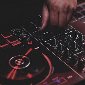 黄喜龙-第几次离开我（DJ浩风 Electro Mix）（DJ浩风 / 黄喜龙 remix）