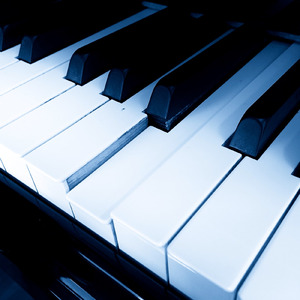 暗い雰囲気のピアノ