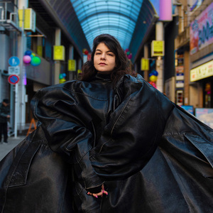 ערומים על הגשר