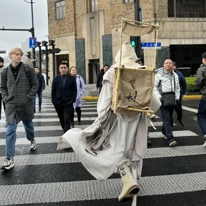 她从未离开过你