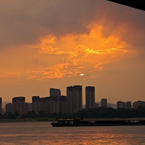 谁来原谅现在的我