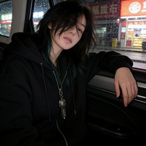 敲碎假象