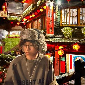 §cars in my eyes, im leaning on a /wall/ @ Xai Xai, Mozambique, €ounting, 4, 5, 6, 7, 8… (part 2, interlude)