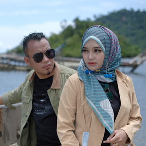 Rupiah Penghalang Cinta