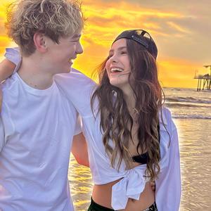 Meant To Be (feat. Kaido Lee Roberts)