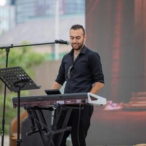 Nebtady Menein El Hekaya