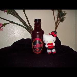 "THE MOTEL THREATENED TO KILL ME" (-Daniel Larson)