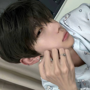 你的名字 是我默写千遍的碑文