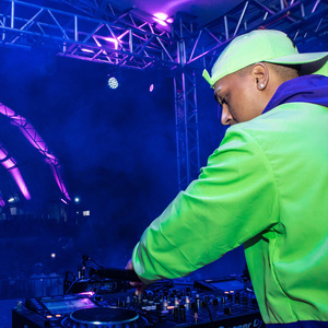 RaveFunk : Vagalumes x Ela É do Ko