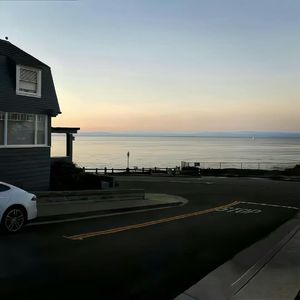 浴室「阳光照进窗帘」