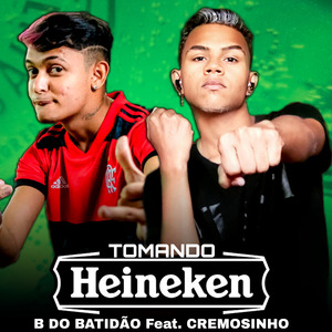 Tomando Heineken