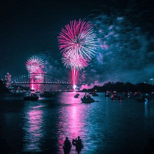 广场上的烟火