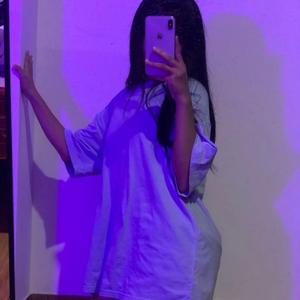 Cat on left shoulder