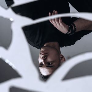 холодной рукой