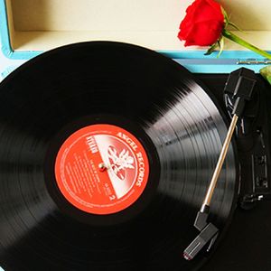 抬头不见男儿泪