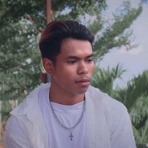 នឹកឃើញក៏ឈឺនឹកឃើញក៏យំ