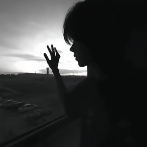 此刻我多想拥抱你