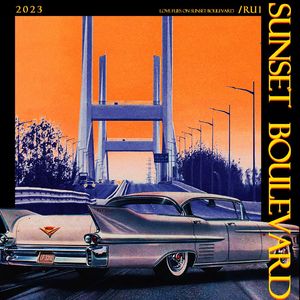 爱飞驰在日落大道上