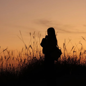 回忆里的哀愁思念