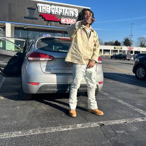 Aint trippin (feat. Luraygonbl0w & IHYTrixx)