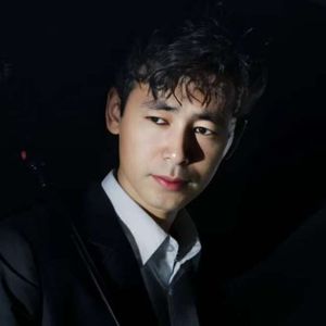 凌晨三点的办公室-薛哥