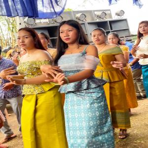 ត្បាញហូលដូរប្ដី (Version Remix )