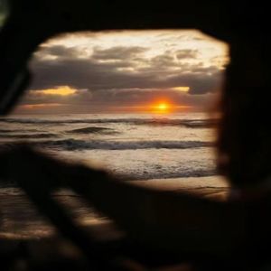 别的小朋友都回家了