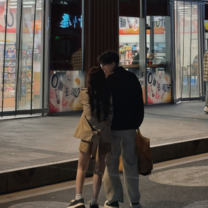 最该拥抱时闻不到你